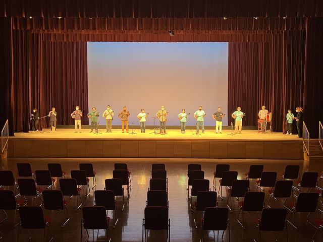 琉球舞踊 宮古民謡 の舞台を楽しみました。